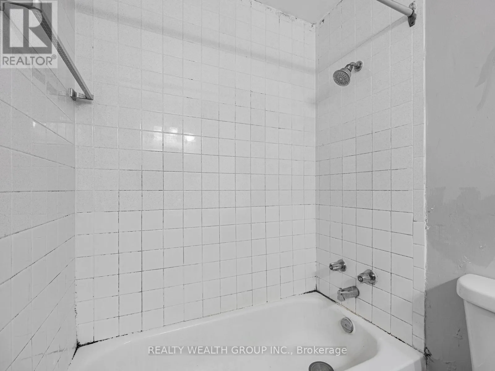306 - 4062 LAWRENCE AVENUE