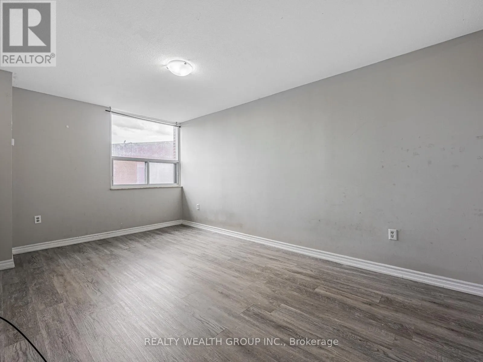 306 - 4062 LAWRENCE AVENUE