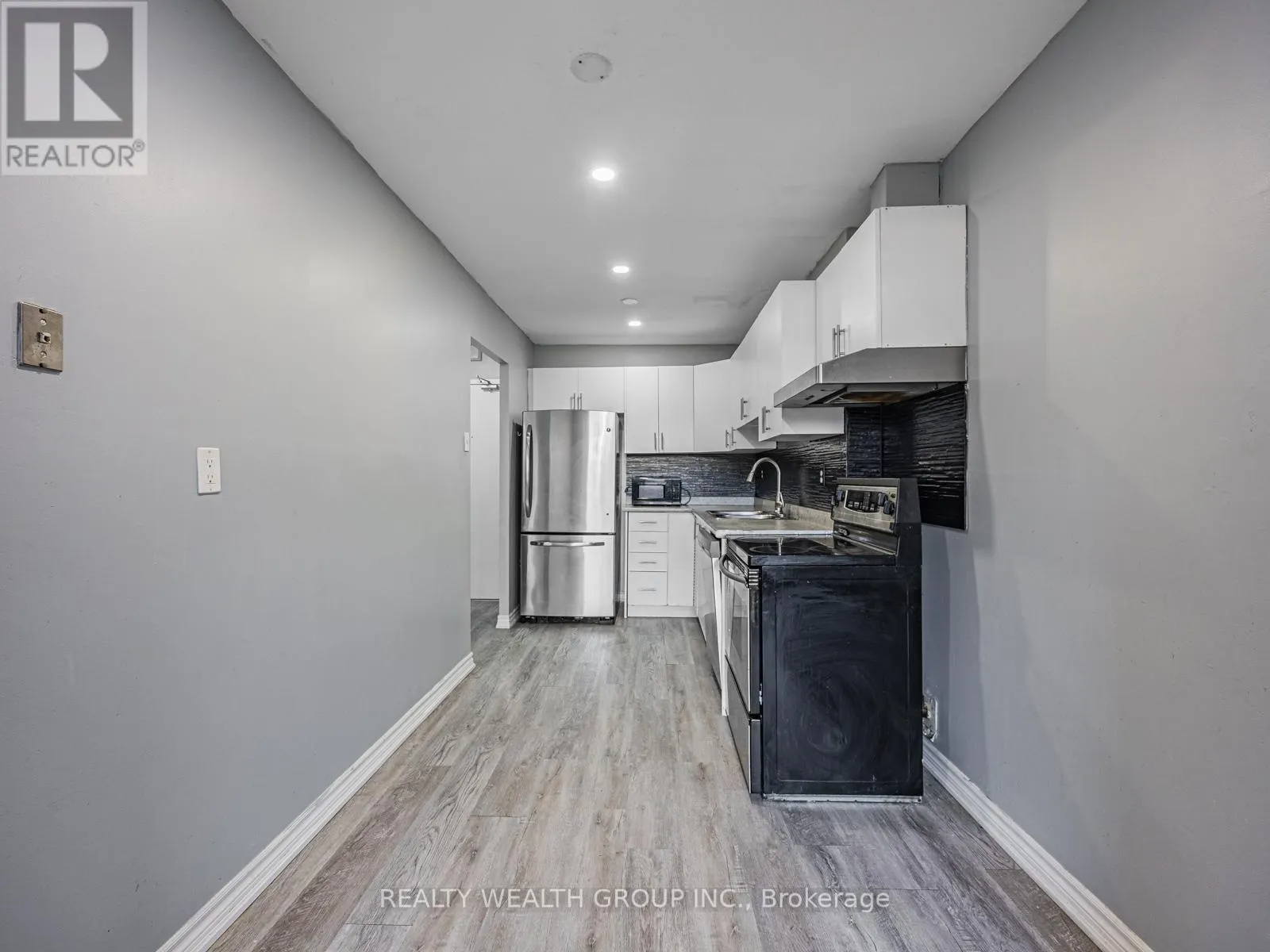 306 - 4062 LAWRENCE AVENUE