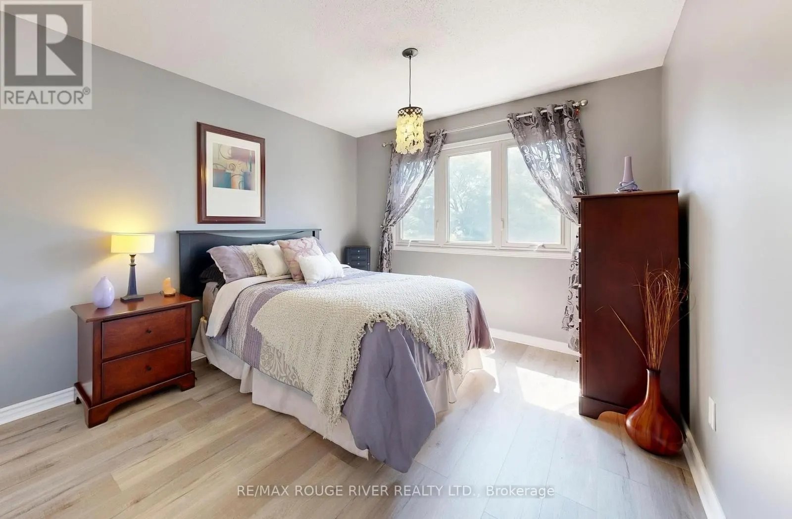 13 DAGWELL CRESCENT