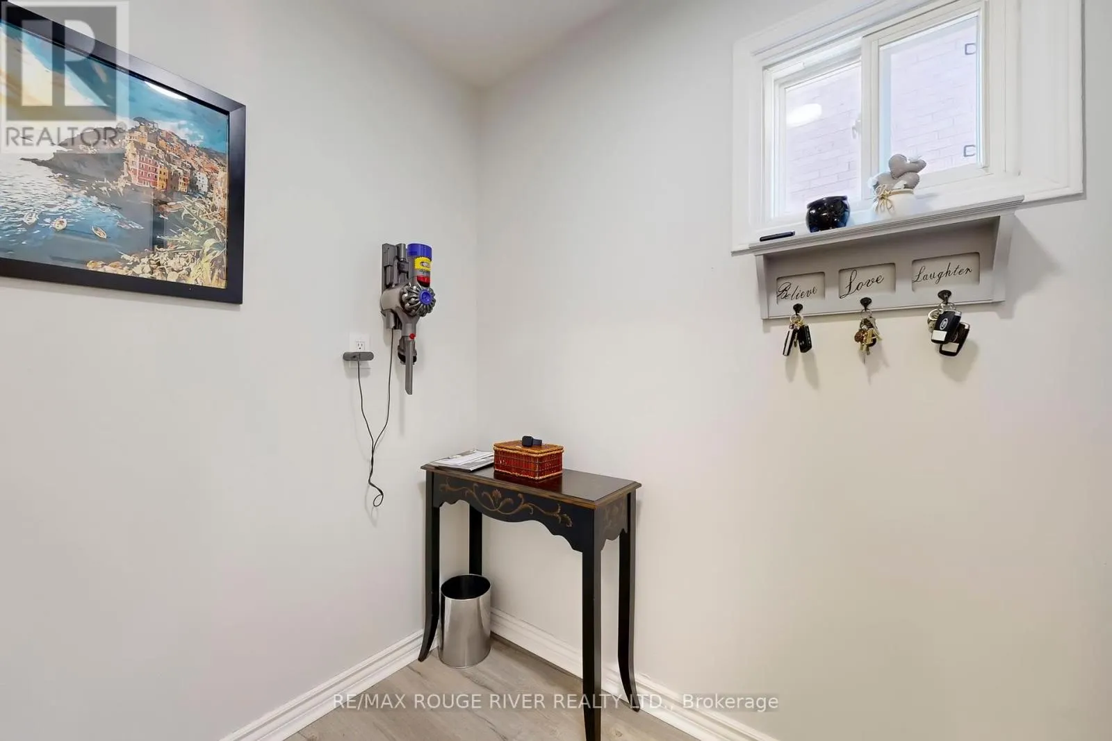 13 DAGWELL CRESCENT