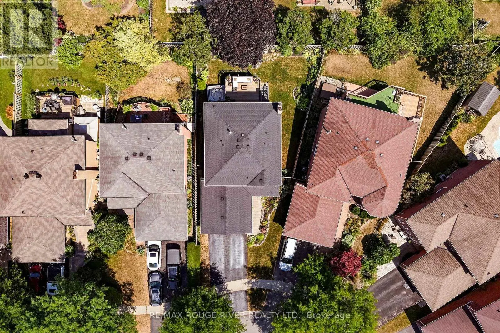 13 DAGWELL CRESCENT