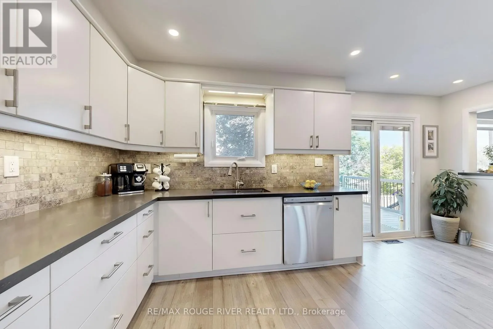 13 DAGWELL CRESCENT