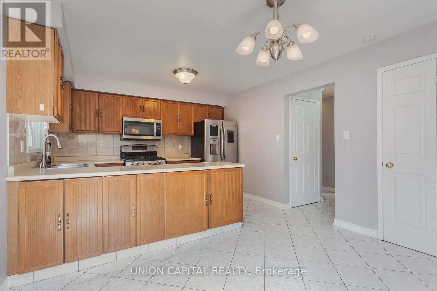 21 HORSESHOE DRIVE