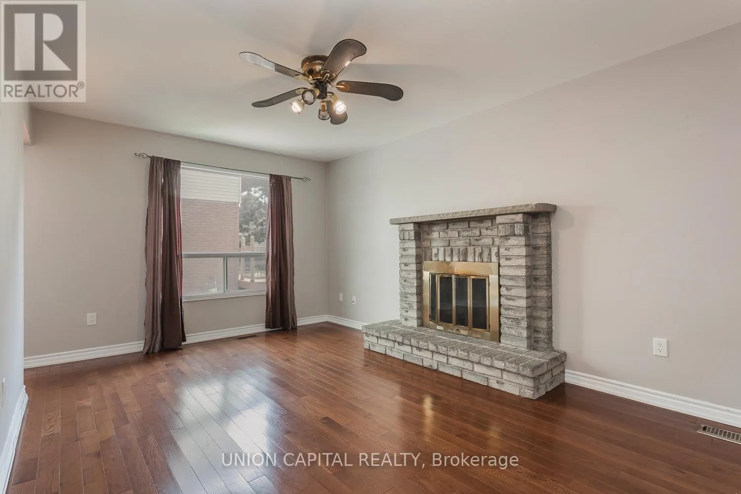 21 HORSESHOE DRIVE