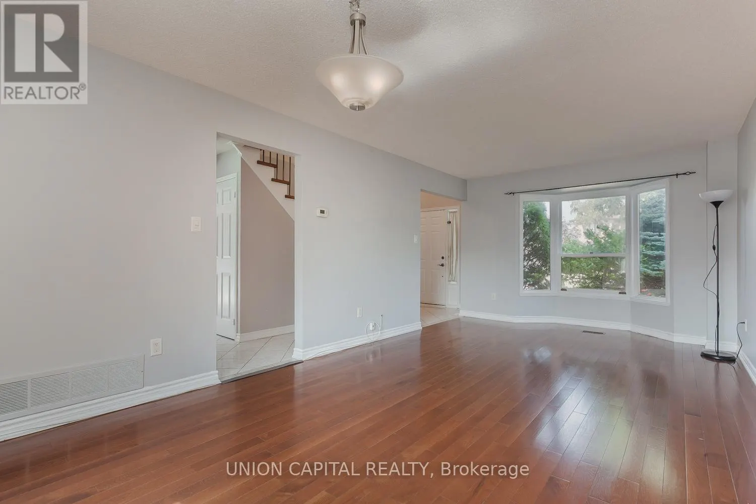21 HORSESHOE DRIVE
