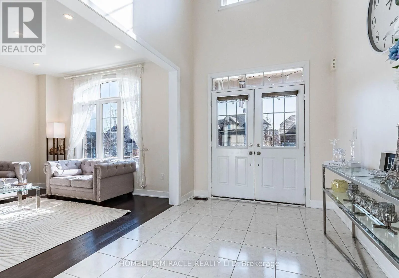 10 BUCKLES COURT
