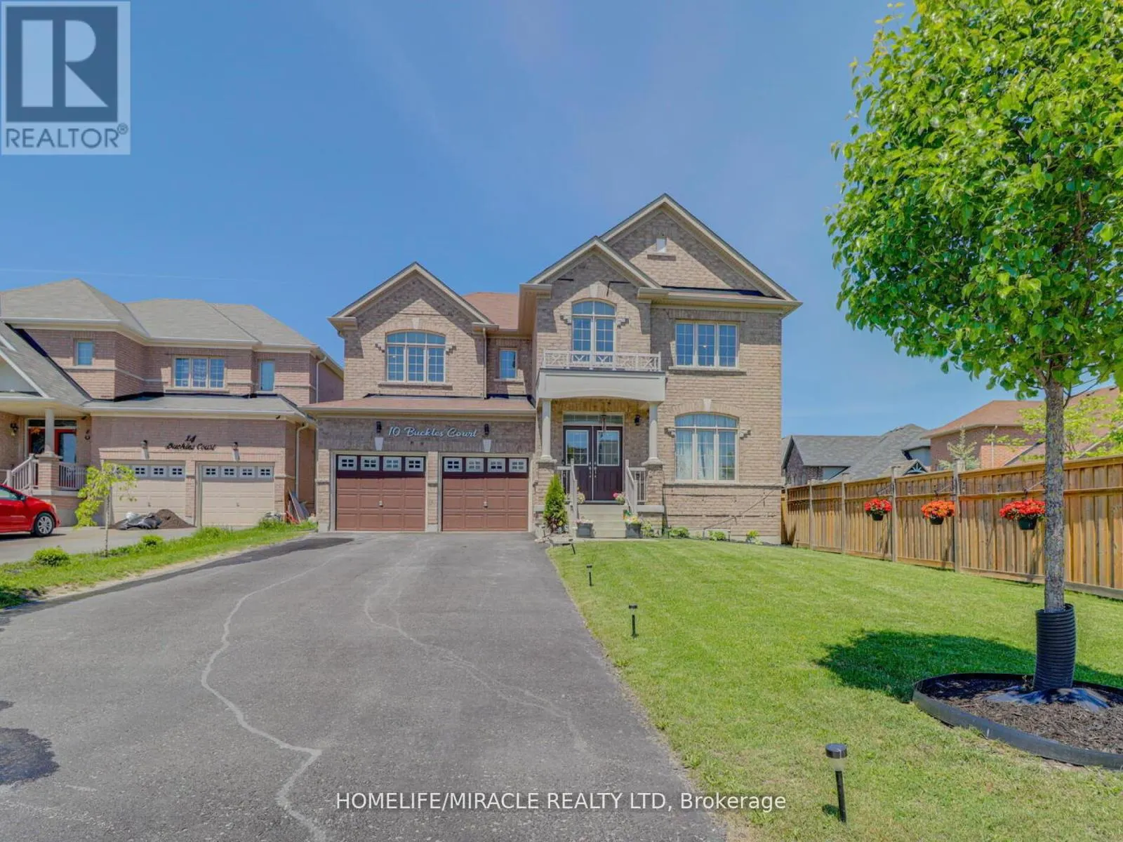 10 BUCKLES COURT