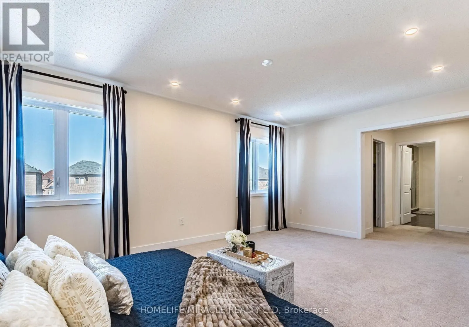 10 BUCKLES COURT