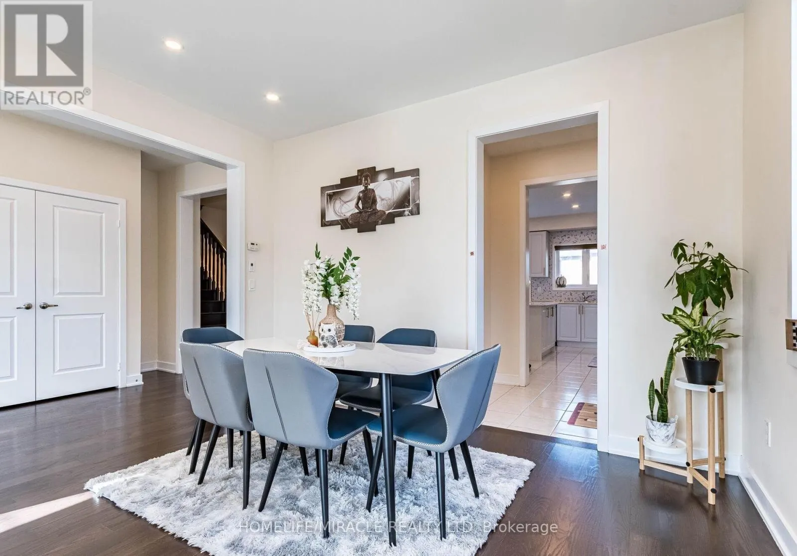 10 BUCKLES COURT
