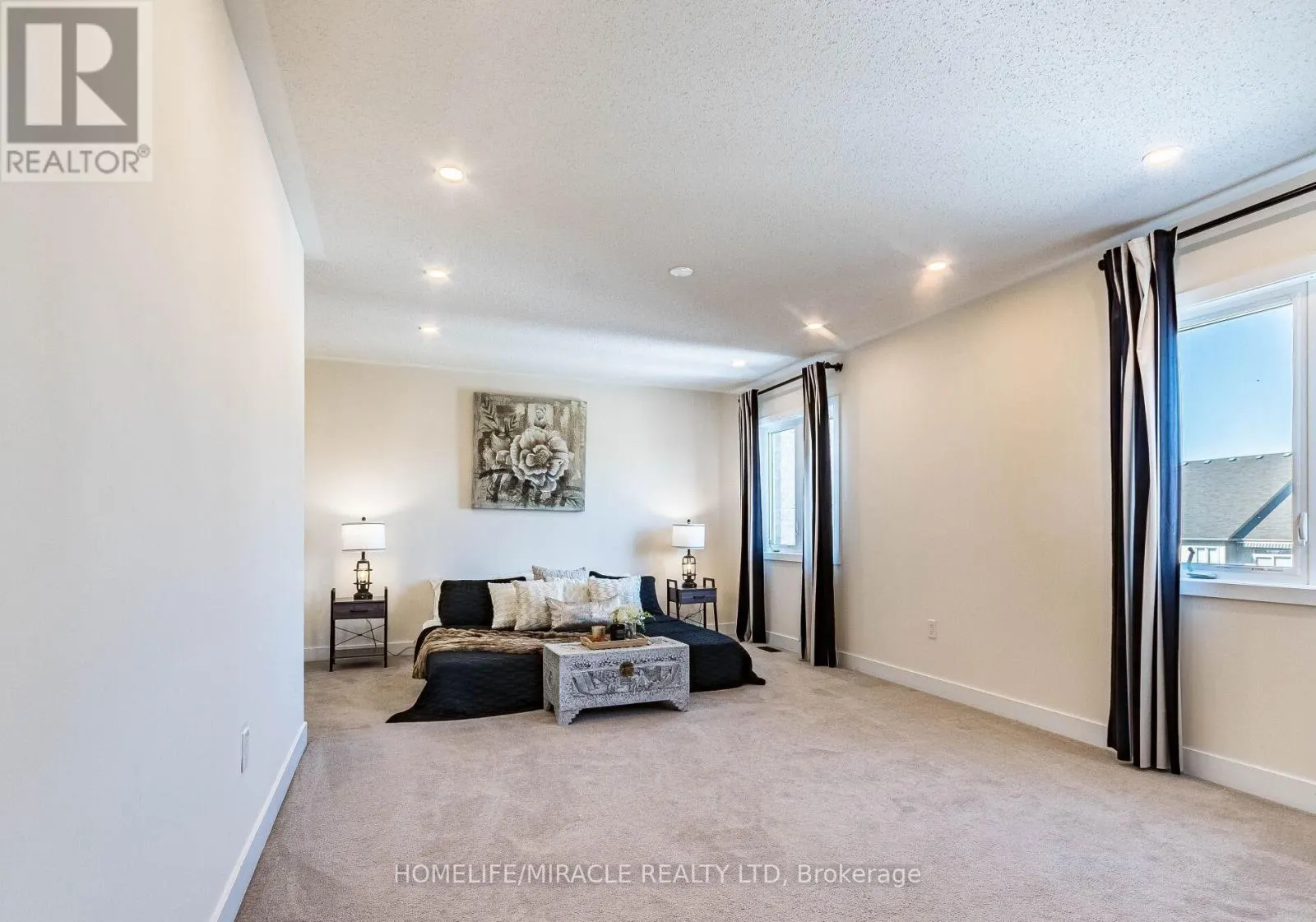 10 BUCKLES COURT