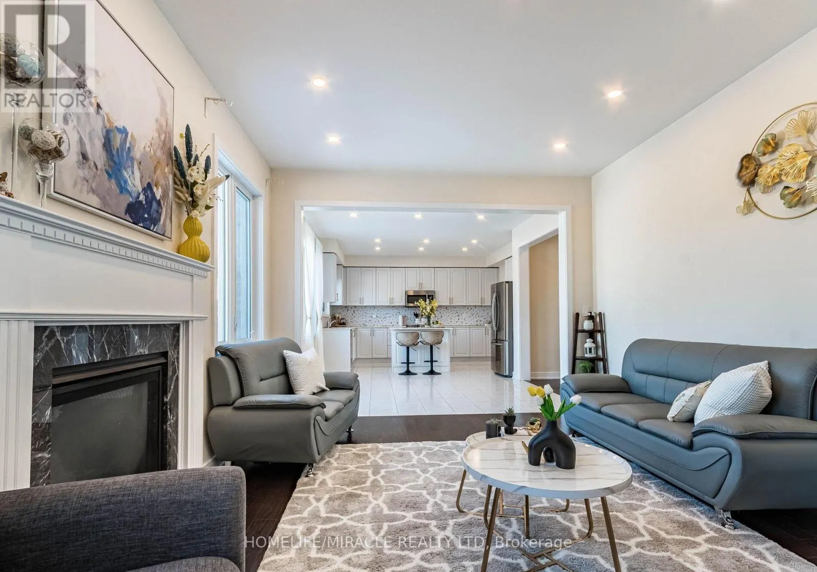 10 BUCKLES COURT
