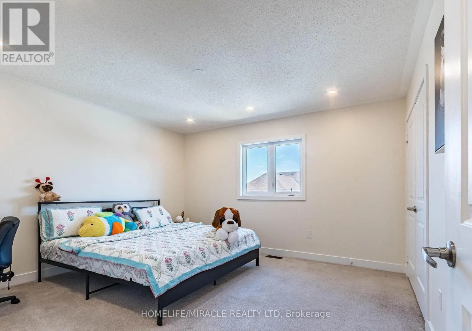 10 BUCKLES COURT