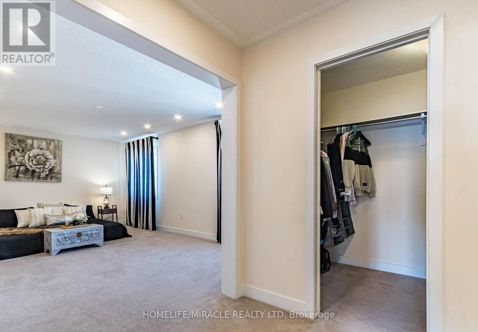 10 BUCKLES COURT