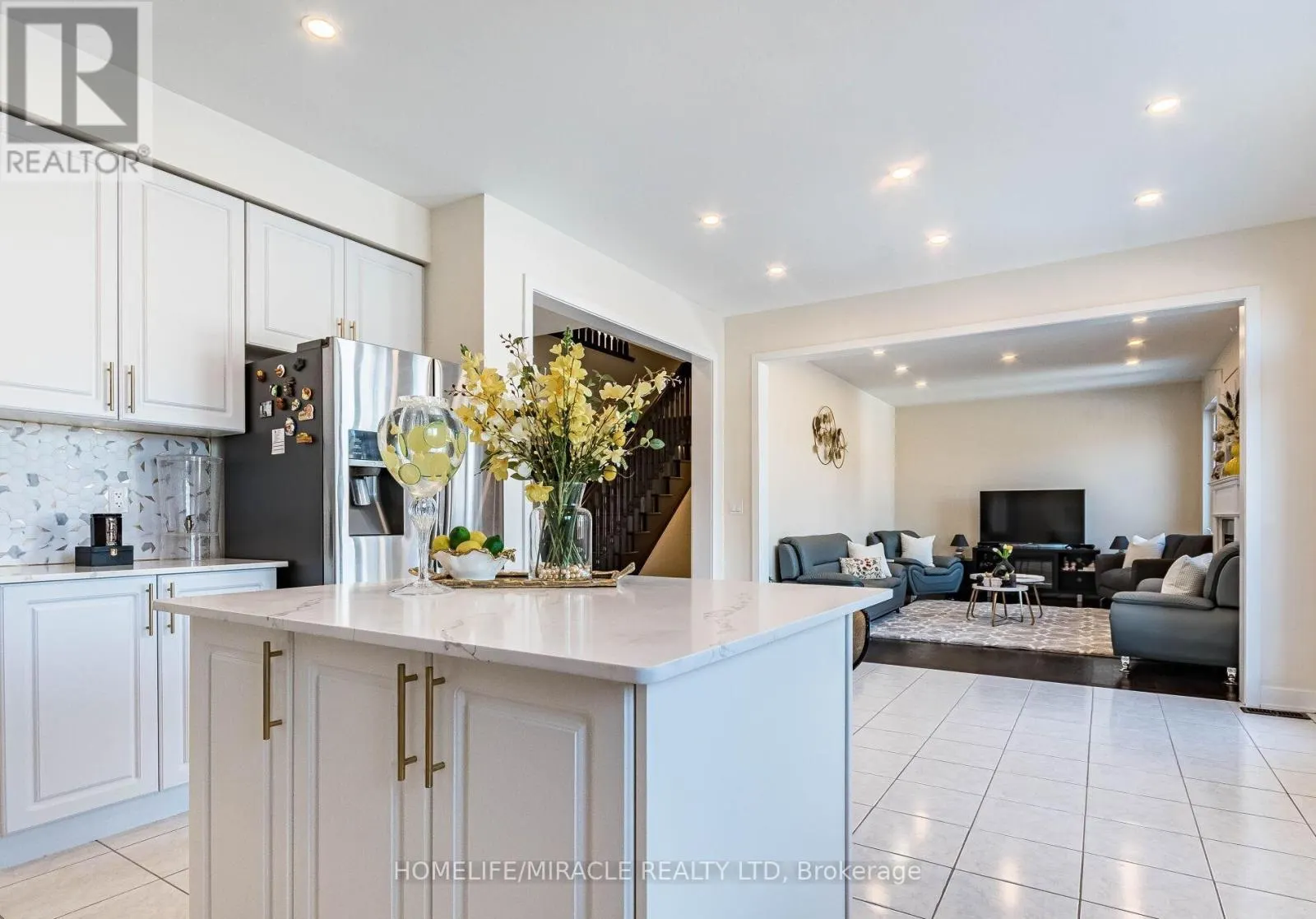 10 BUCKLES COURT