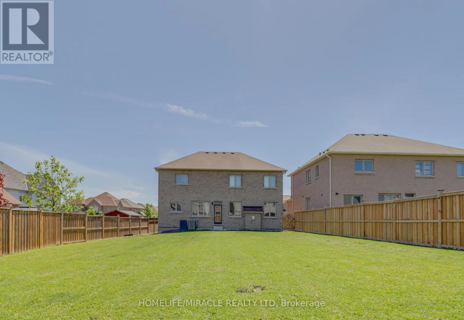 10 BUCKLES COURT