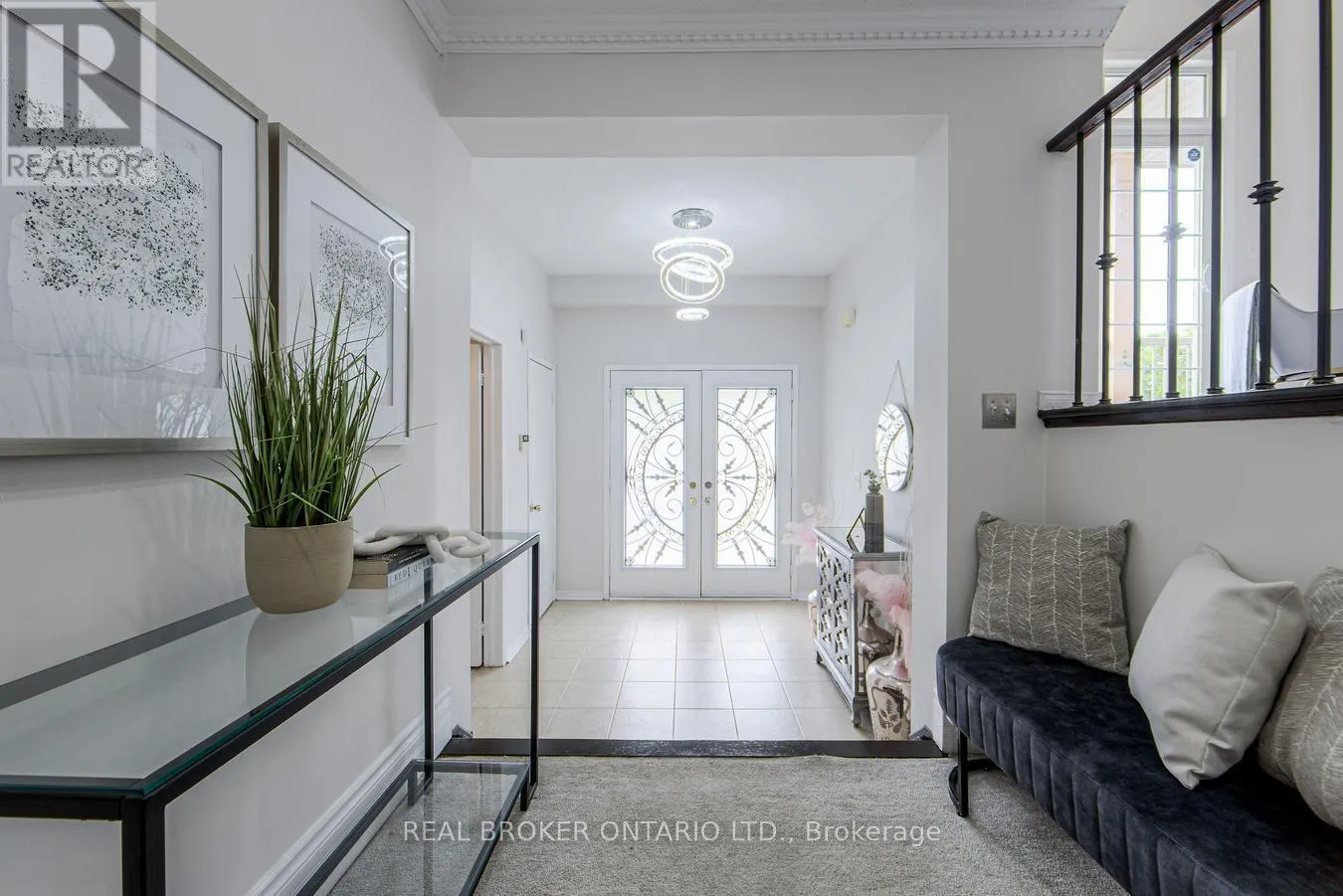 555 SHAFTSBURY STREET