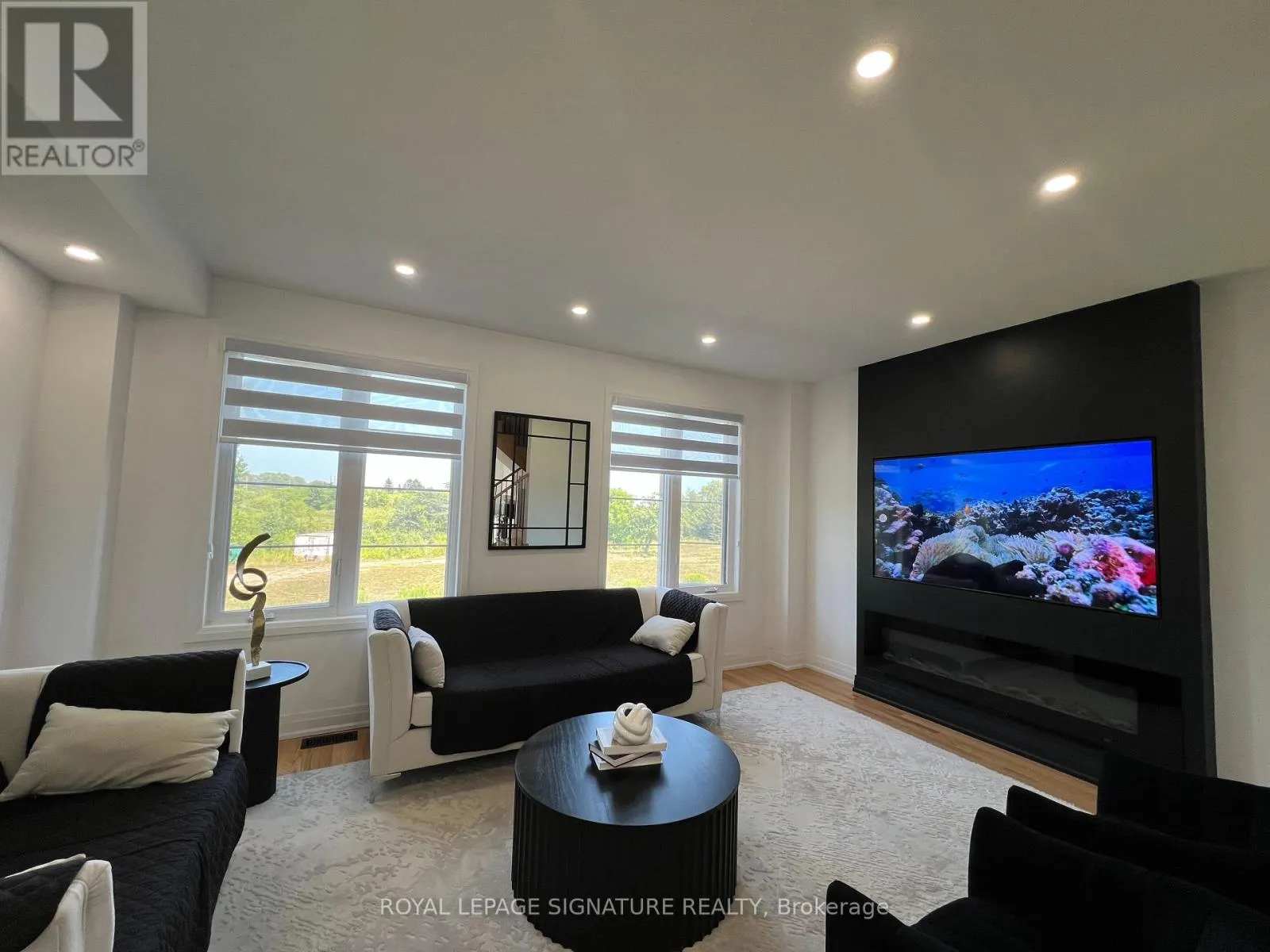 72 WATERSIDE WAY