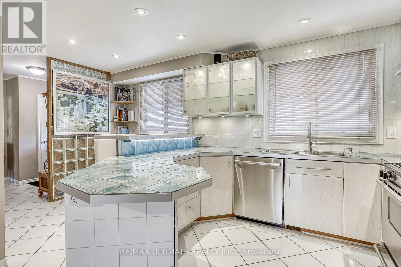 103 WEIR CRESCENT