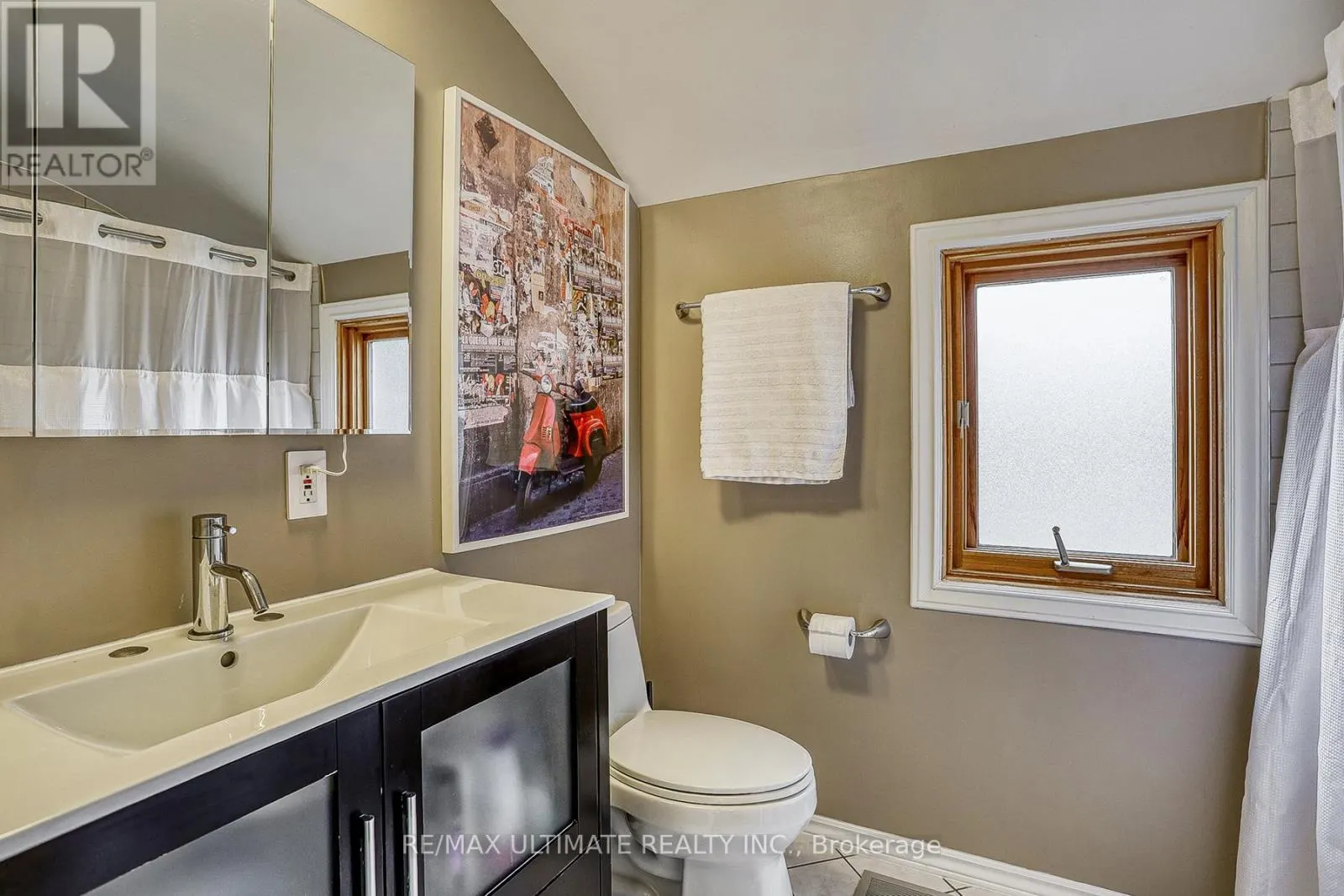 103 WEIR CRESCENT