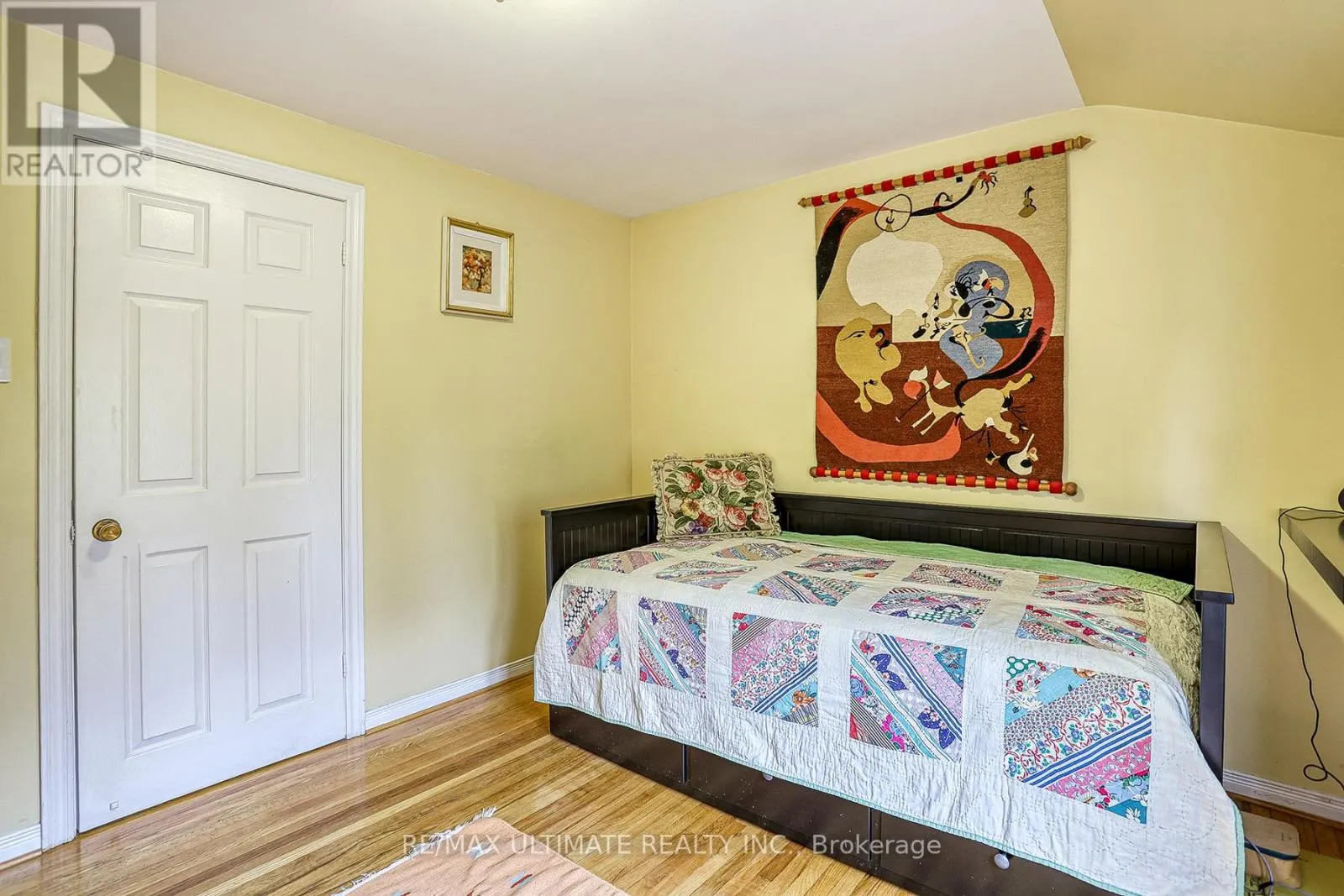 103 WEIR CRESCENT