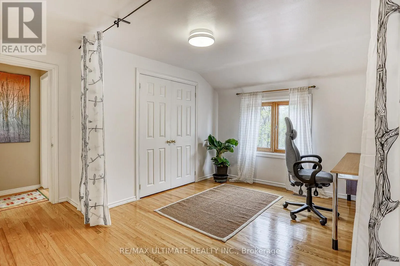 103 WEIR CRESCENT