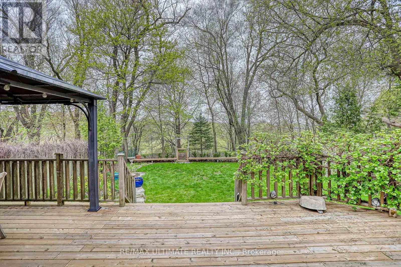 103 WEIR CRESCENT