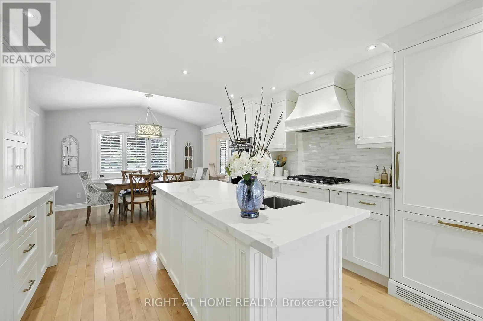 1549 WILLOWSIDE COURT