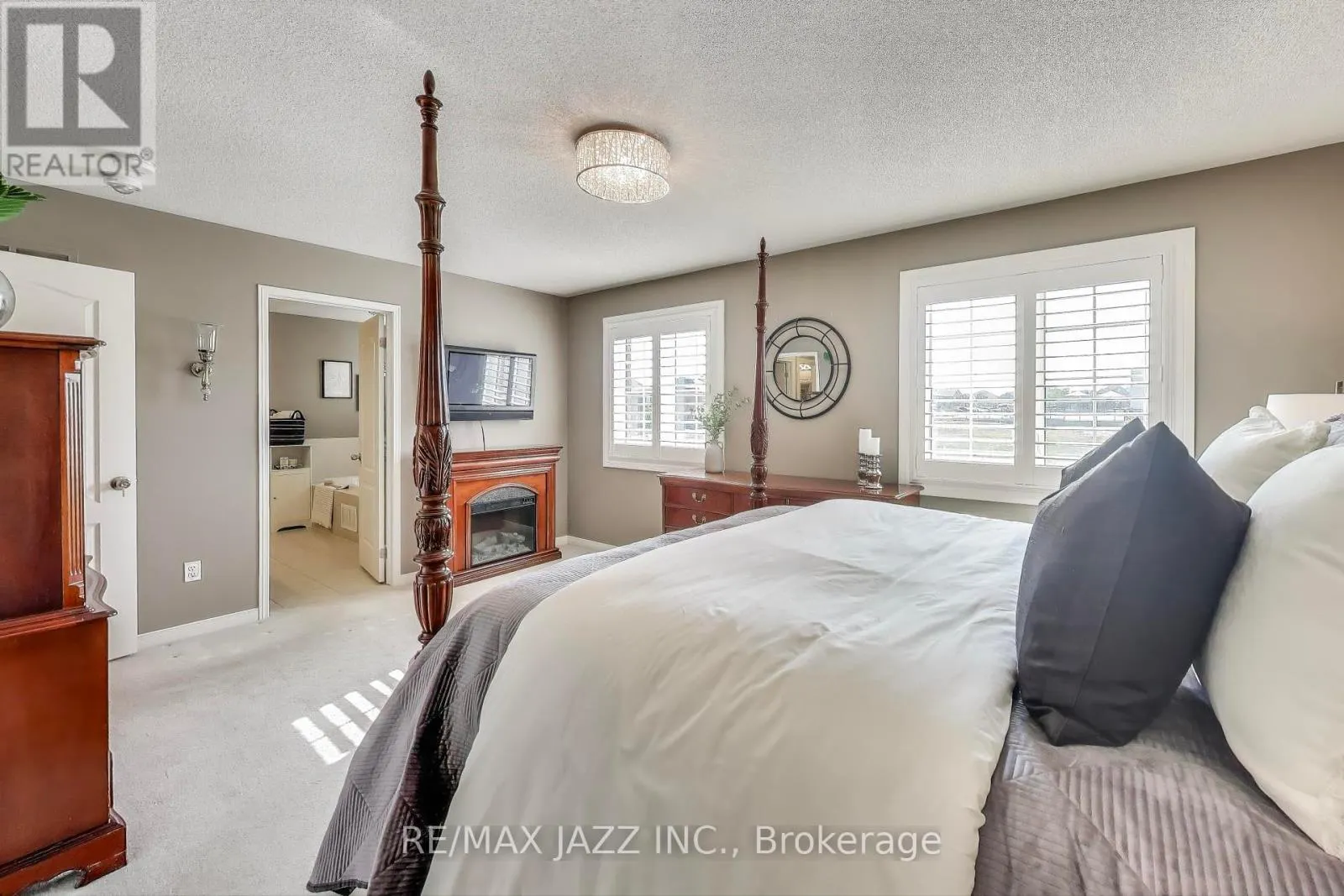 2392 SECRETO DRIVE