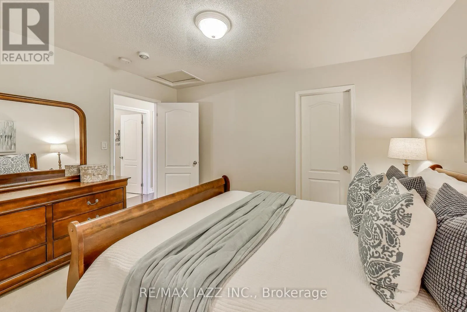 2392 SECRETO DRIVE