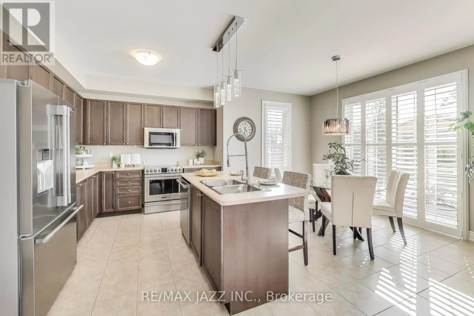 2392 SECRETO DRIVE