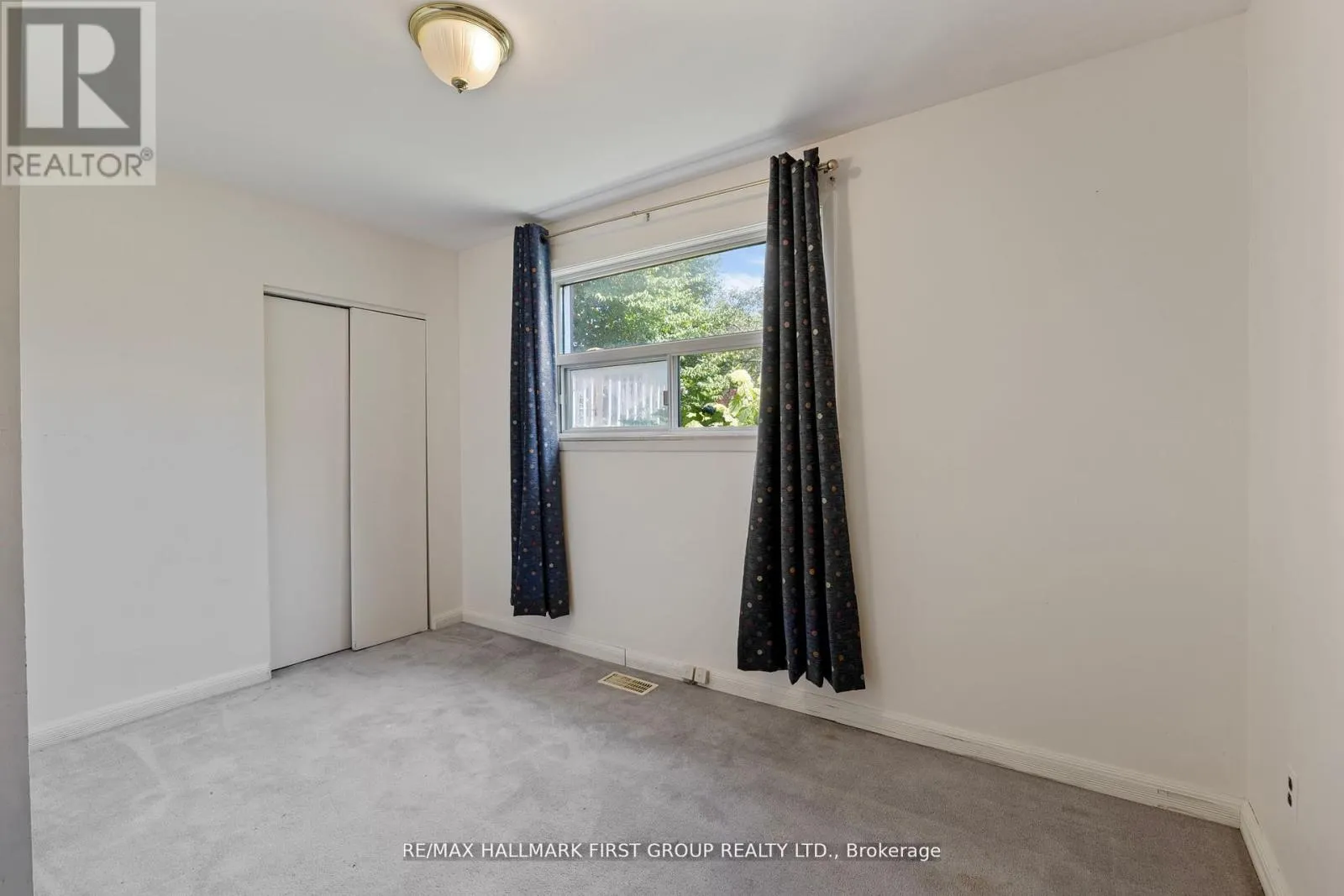 20 LAMBARD CRESCENT