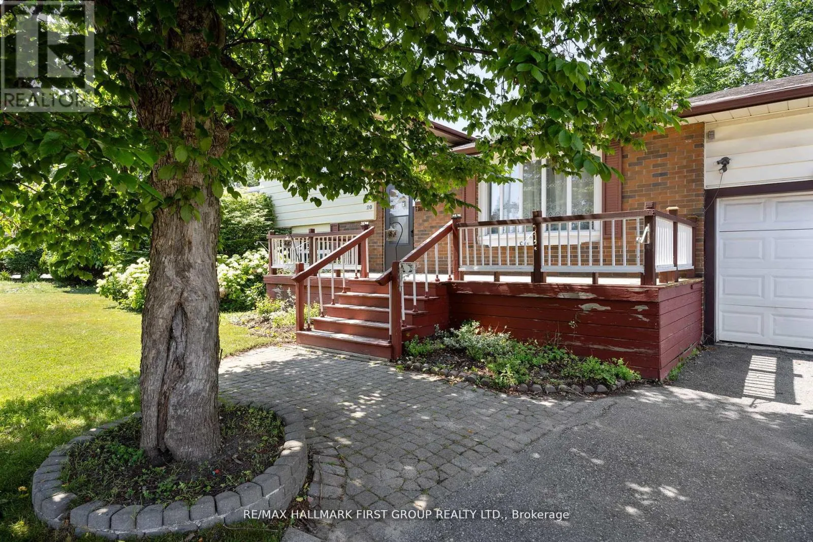 20 LAMBARD CRESCENT