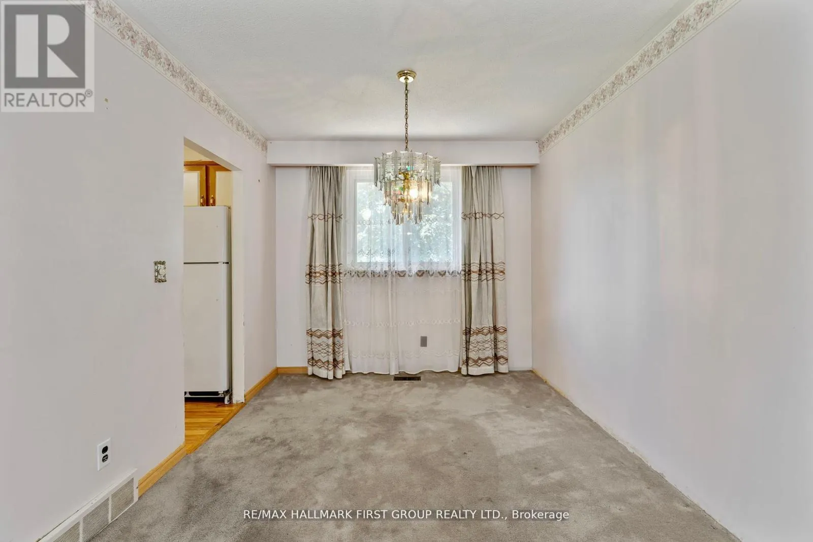 20 LAMBARD CRESCENT