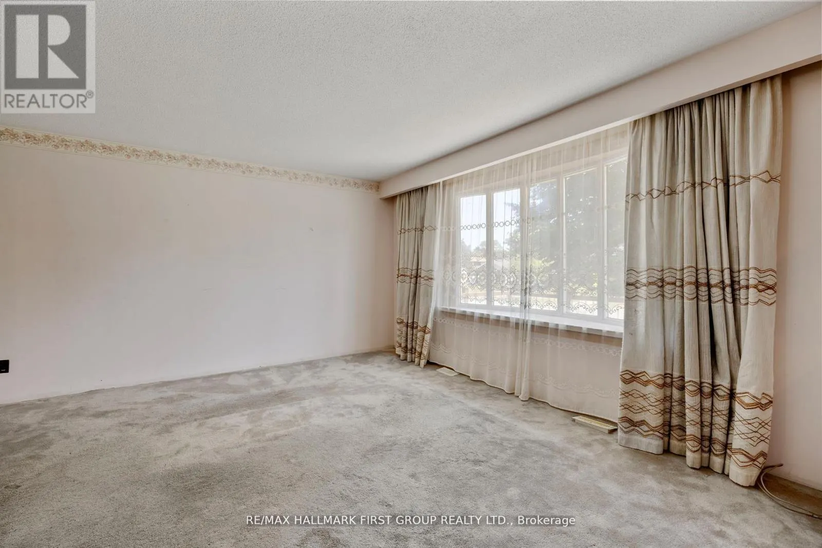 20 LAMBARD CRESCENT