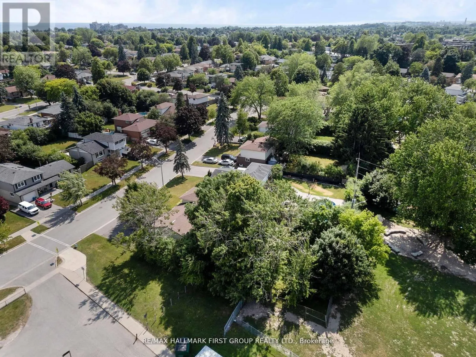 20 LAMBARD CRESCENT