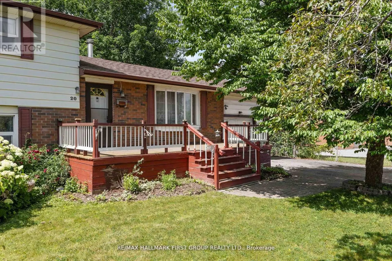 20 LAMBARD CRESCENT