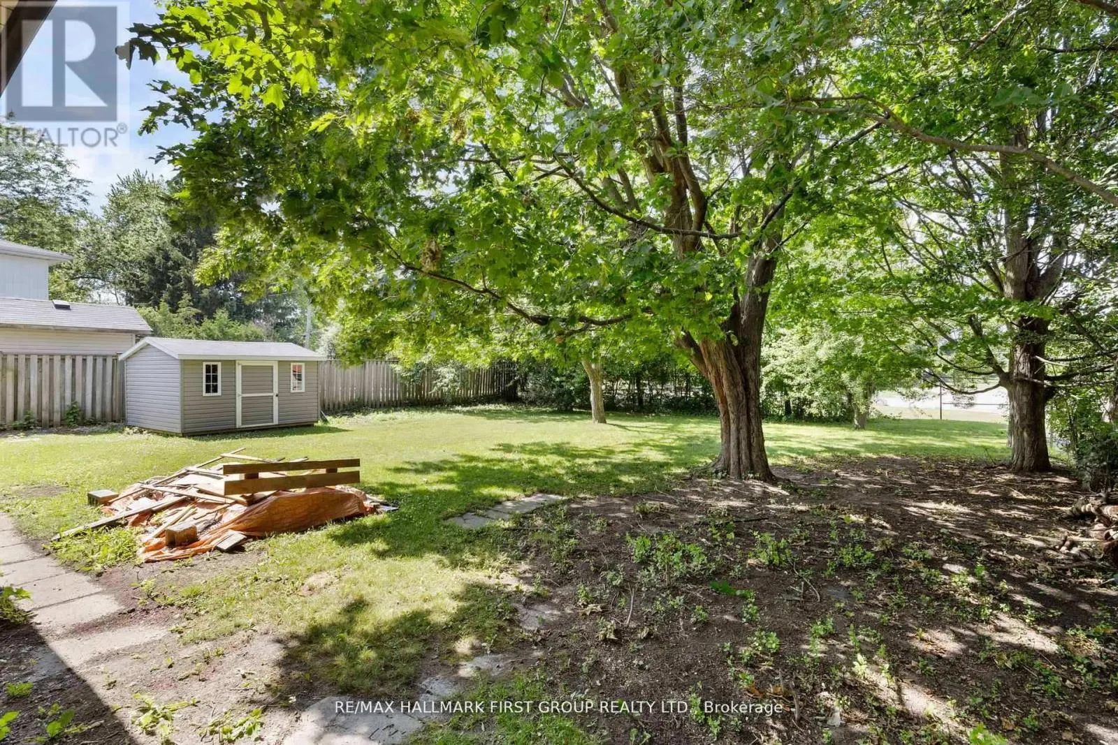 20 LAMBARD CRESCENT
