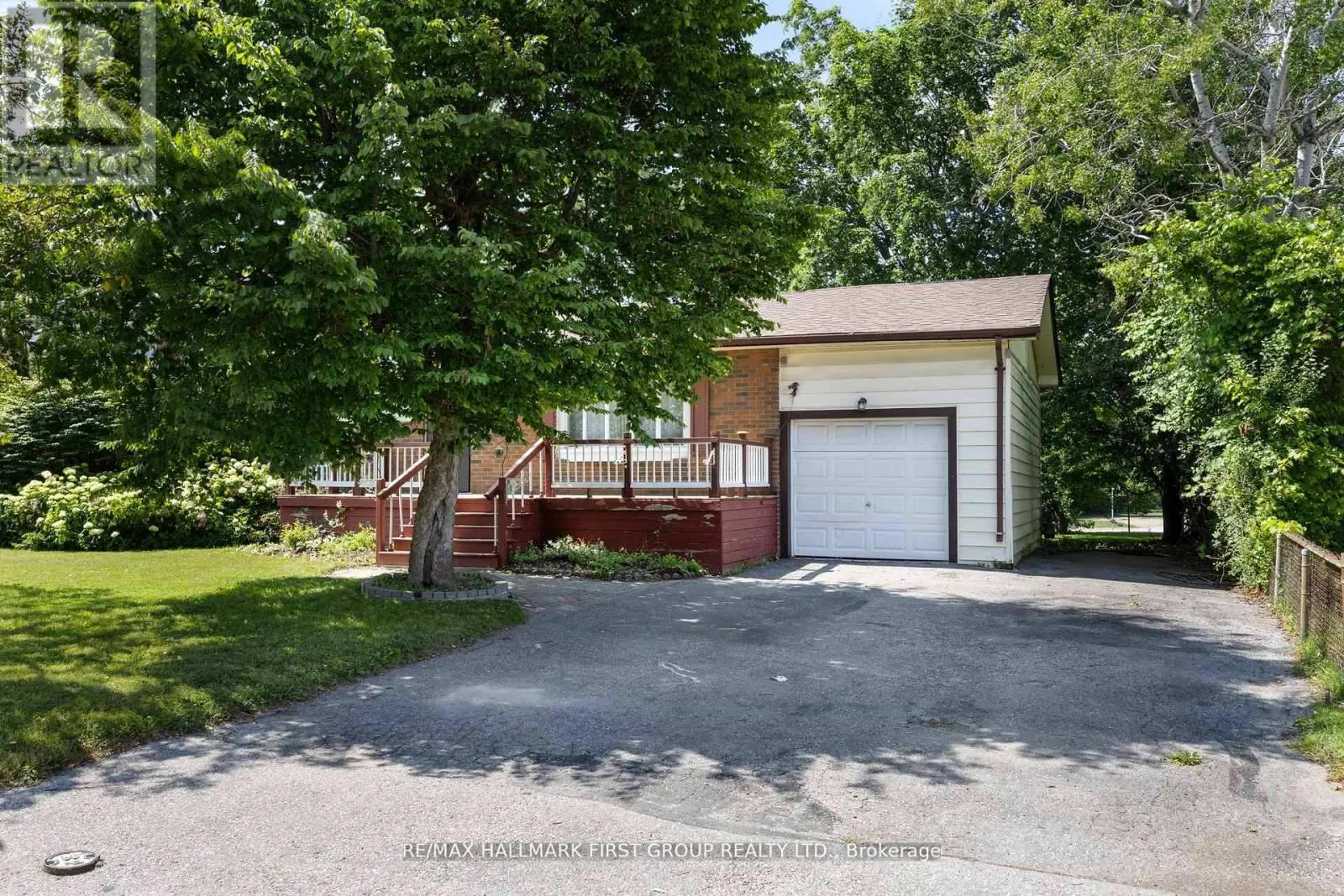 20 LAMBARD CRESCENT