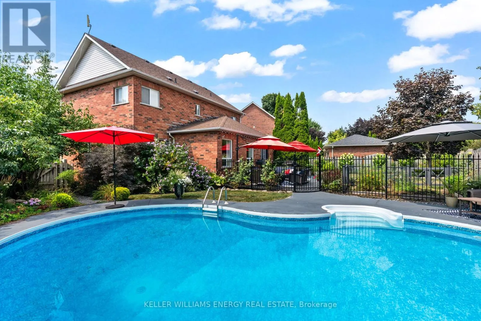 19 STURGESS CRESCENT