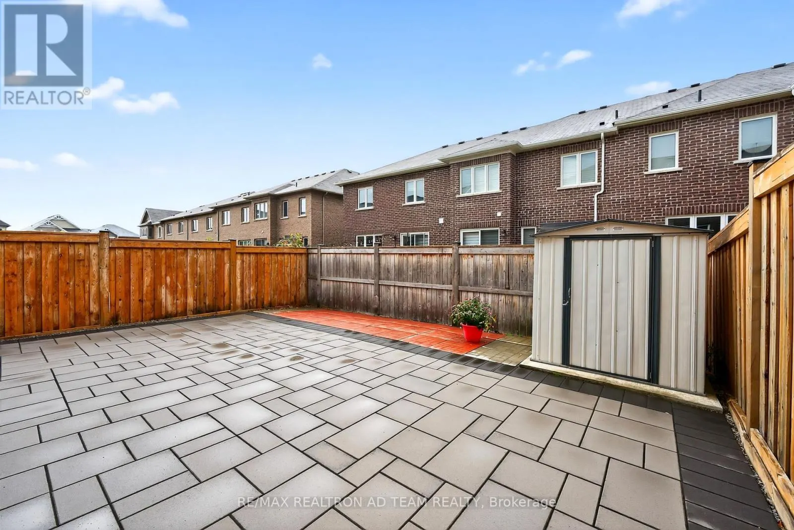 53 LITTLEBECK CRESCENT