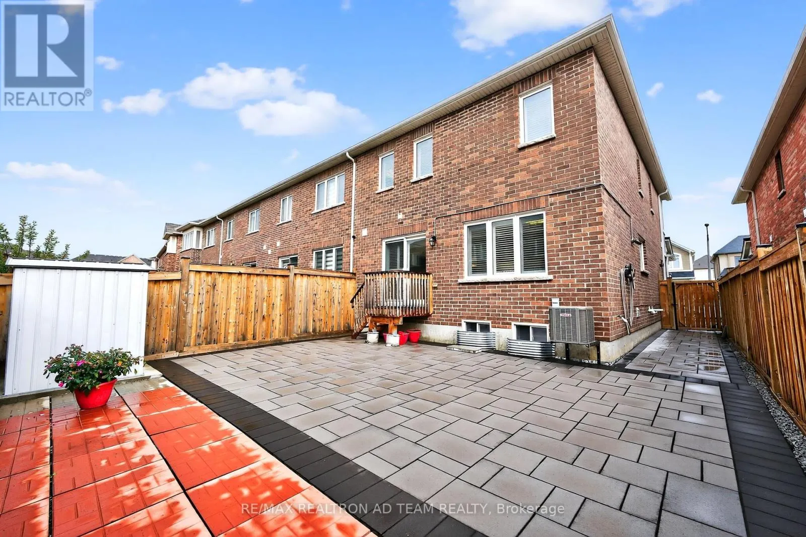 53 LITTLEBECK CRESCENT