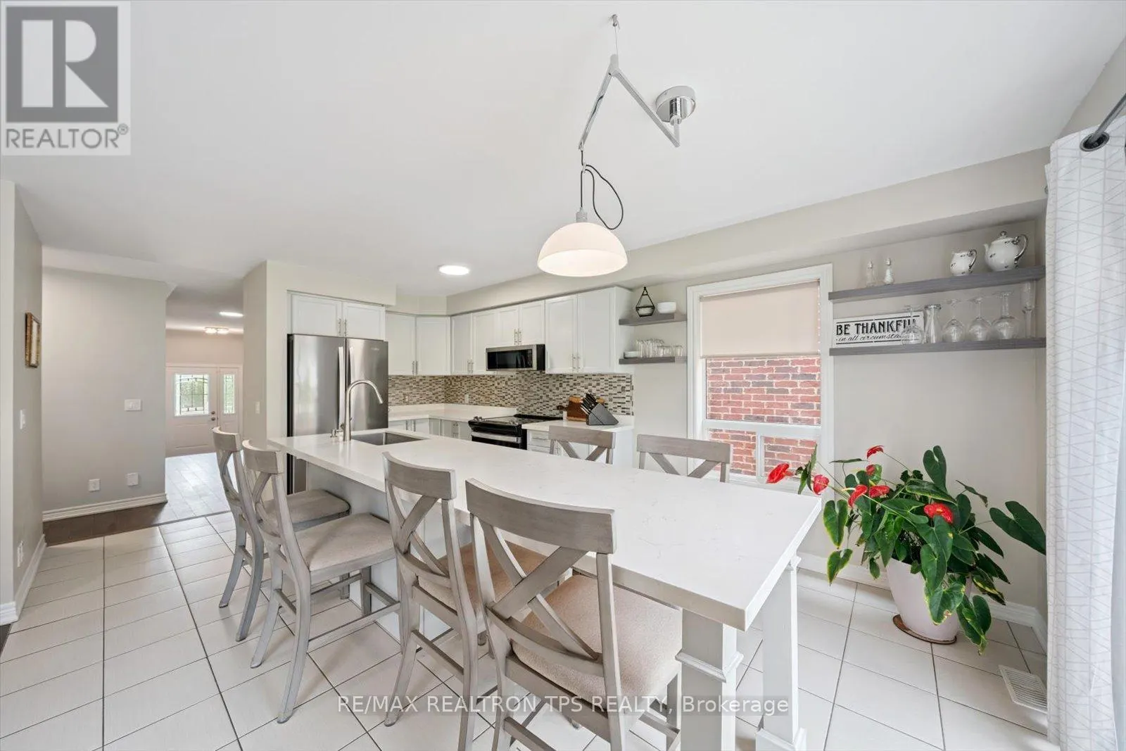 205 BLACKWELL CRESCENT