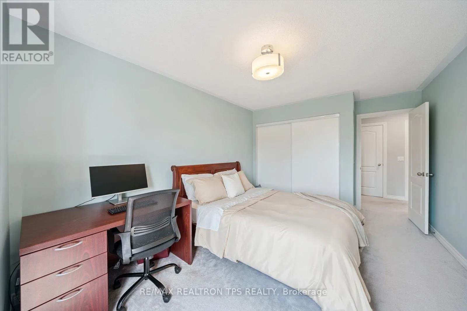 205 BLACKWELL CRESCENT