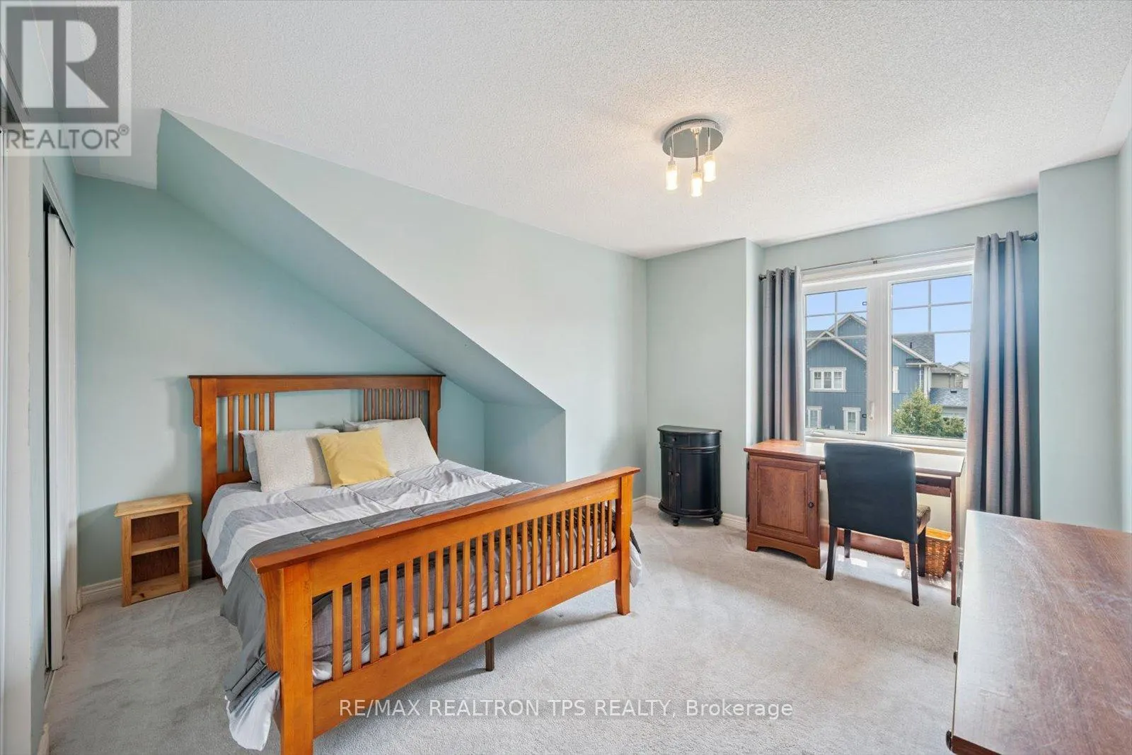 205 BLACKWELL CRESCENT