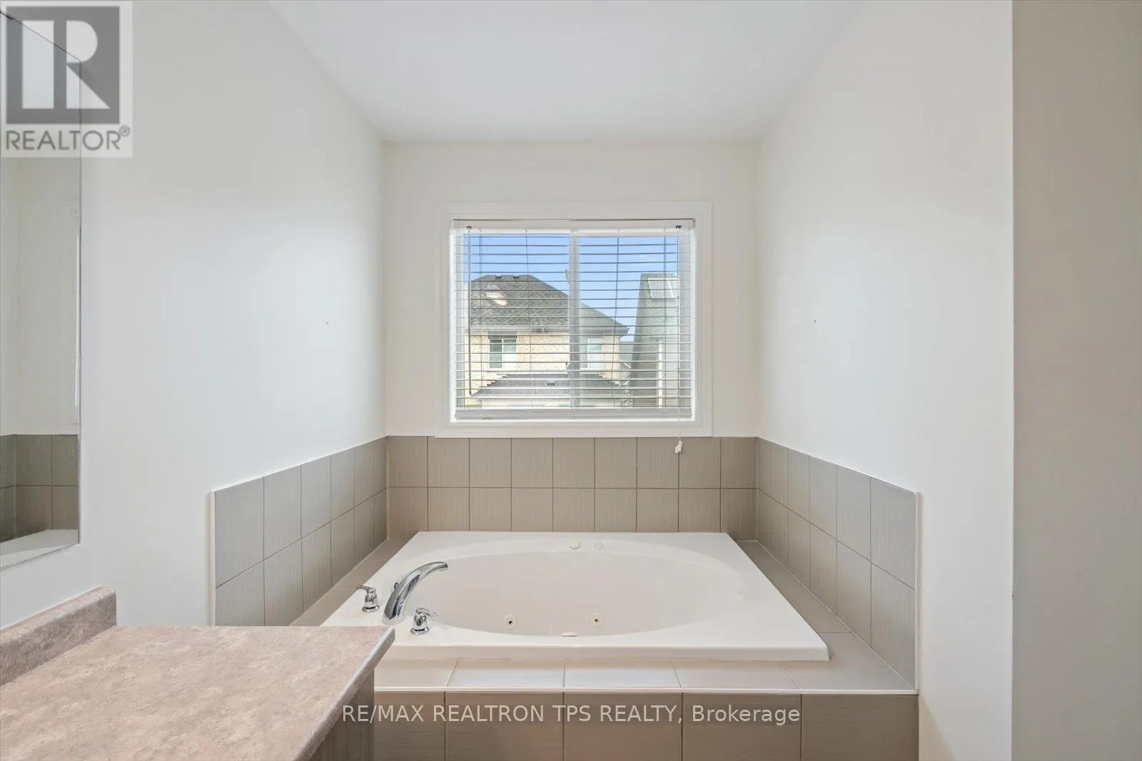 205 BLACKWELL CRESCENT