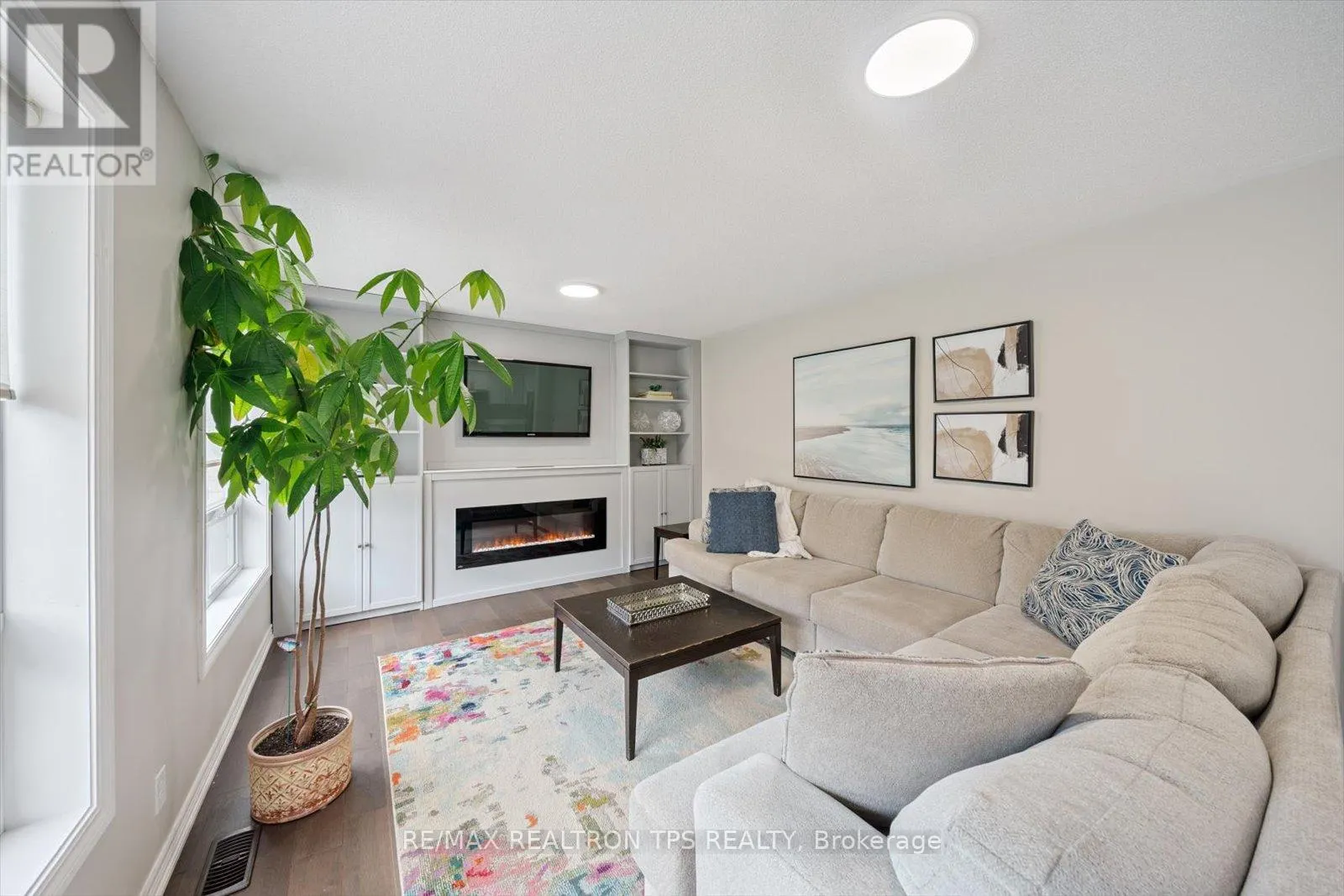 205 BLACKWELL CRESCENT