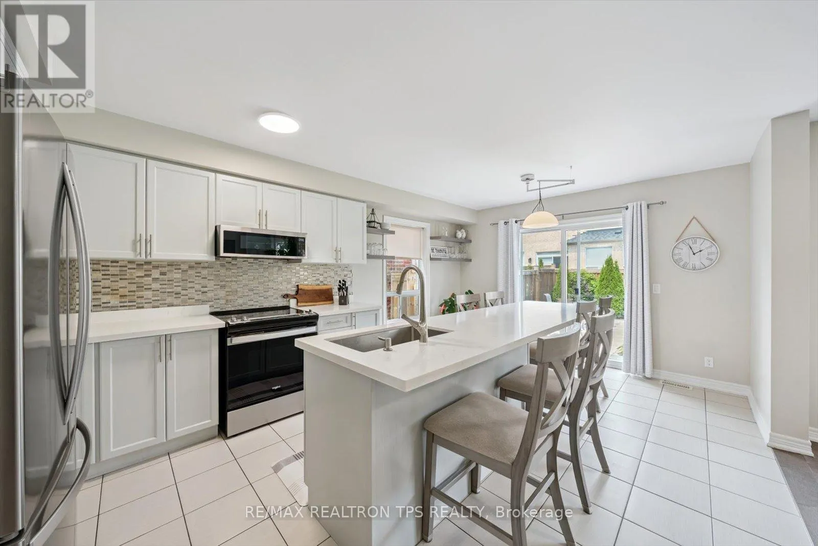 205 BLACKWELL CRESCENT