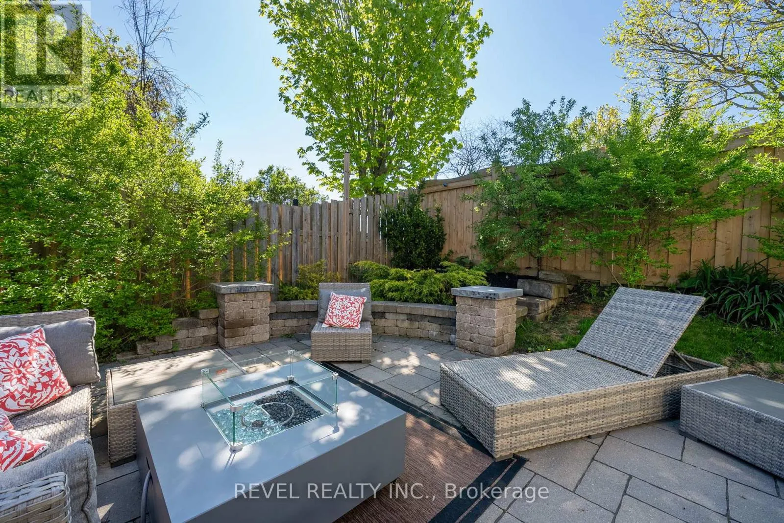 100 ASHBURY BOULEVARD