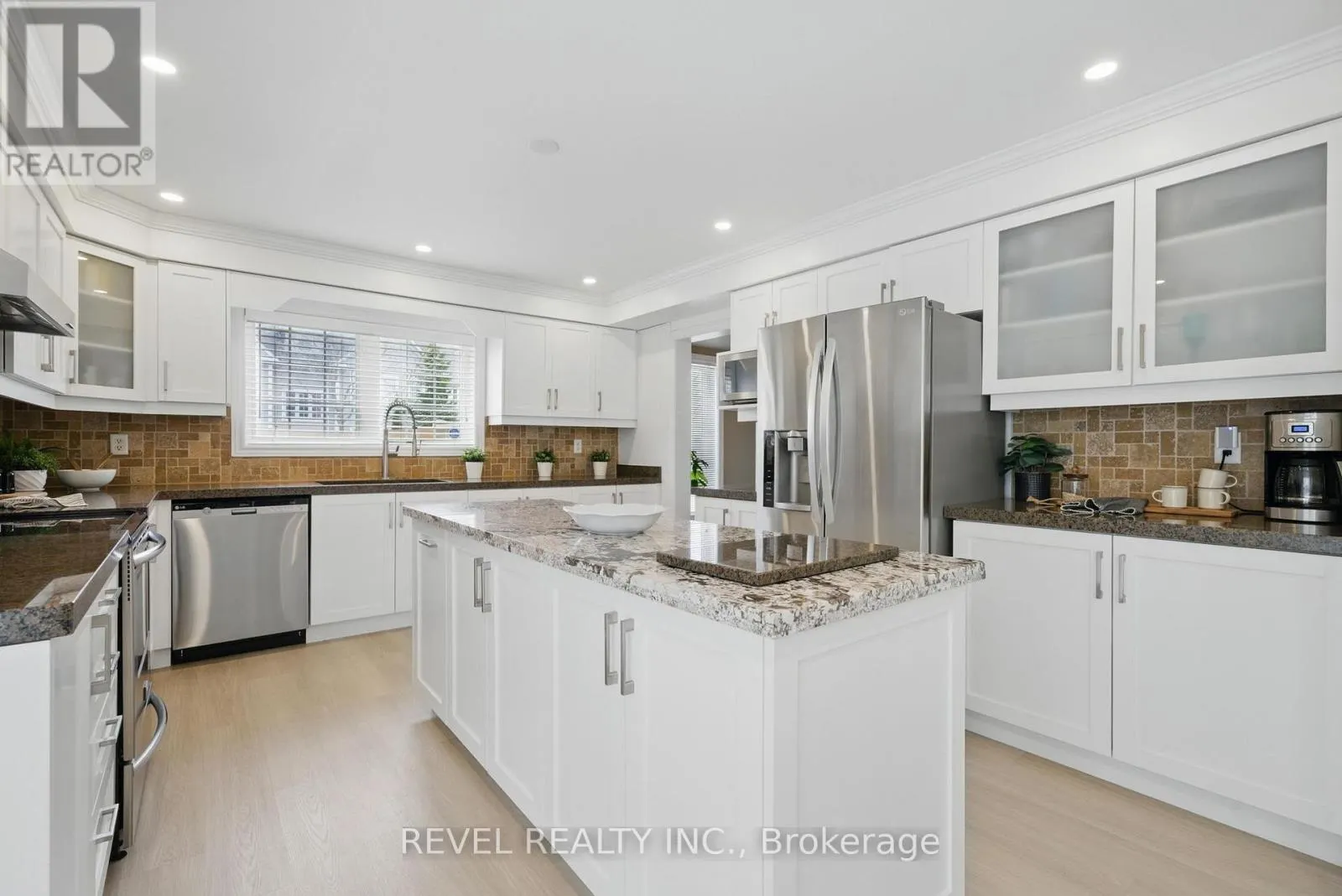 100 ASHBURY BOULEVARD